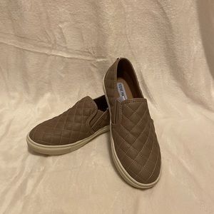 Steve Madden New Slip Ons SZ 7.5